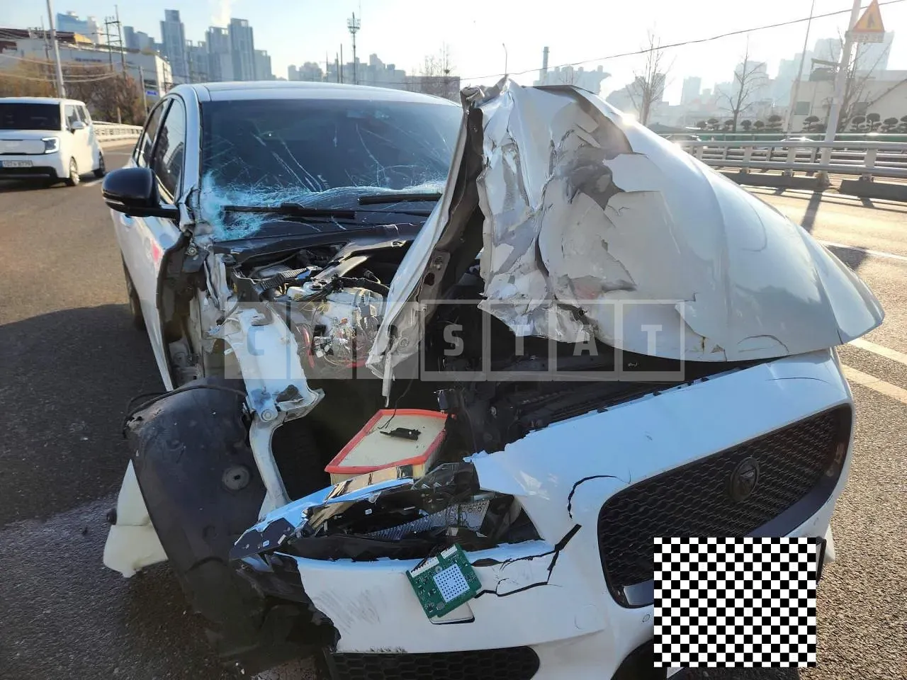 Photo 2 of 10: 2016 Jaguar XF30d, VIN SAJBB4BK2GCY17683 — Korean insurance auction