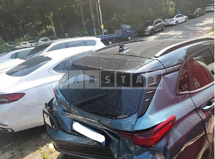 Photo 2 of 16: 2019 Hyundai Kona Electric, VIN KMHK381GFKU035309 — Korean insurance auction