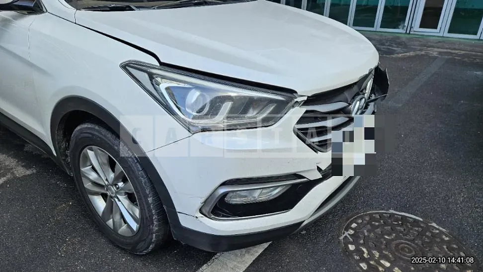 Photo 2 of 13: 2016 Hyundai Santa Fe DM — Korean insurance auction