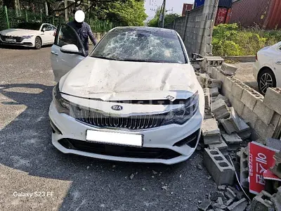 Photo 1 of 11: 2019 Kia K5, VIN KNAGW417GLA370851 — Korean insurance auction