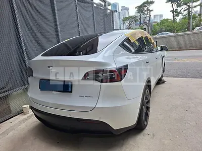 Photo 1 of 37: 2022 Tesla Model Y Long Range — Korean insurance auction