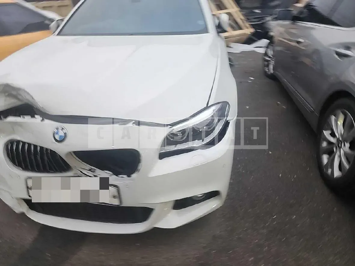 Photo 2 of 11: 2015 BMW 520d, VIN WBA5E5104GG071140 — Korean insurance auction