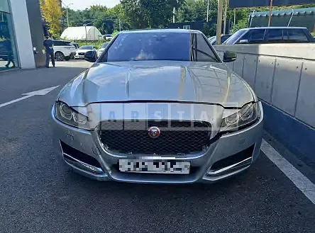 Photo 2 of 31: 2018 Jaguar XF 20d, VIN SAJBB4BN9JCY64081 — Korean insurance auction