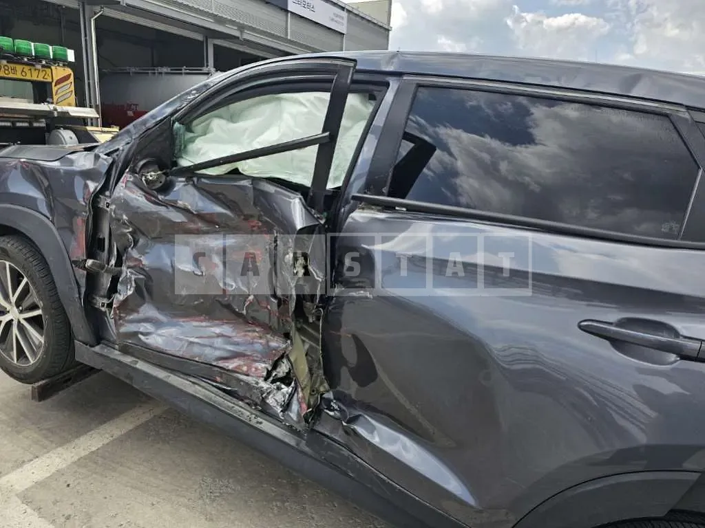 Photo 2 of 7: 2016 Hyundai Tucson, VIN KMHJ381ABGU008791 — Korean insurance auction