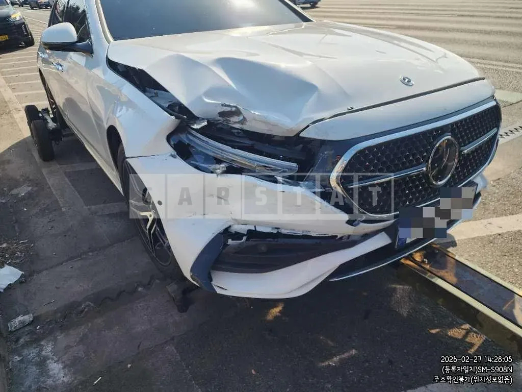 Photo 2 of 31: 2025 Mercedes-Benz E 300 4Matic — Korean insurance auction