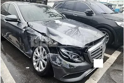 Photo 1 of 8: 2017 Mercedes-Benz E220d, VIN WDDZF0EB3HA145187 — Korean insurance auction