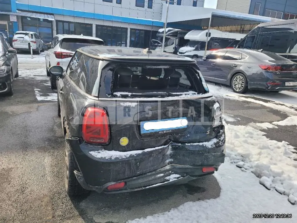Photo 2 of 12: 2022 MINI Cooper If, VIN WMW11DJ07N2S10501 — Korean insurance auction