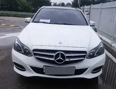 Photo 1 of 5: 2015 Mercedes-Benz Subsubbenz E300 4Matic — Korean insurance auction