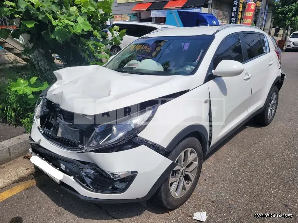 Photo 2 of 18: 2016 Kia Sportage, VIN KNAPB813BGK825753 — Korean insurance auction