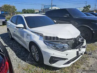 Photo 1 of 20: 2018 Kia K5 — Korean insurance auction