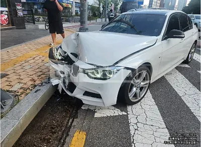 Photo 1 of 15: 2016 BMW 328i — Korean insurance auction