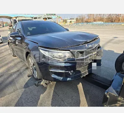 Photo 1 of 8: 2017 Kia K5 — Korean insurance auction