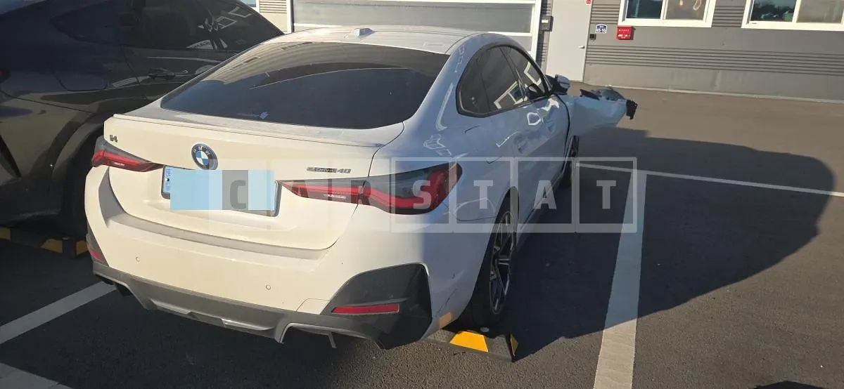 Photo 2 of 17: 2024 BMW i4 eDrive40 — Korean insurance auction
