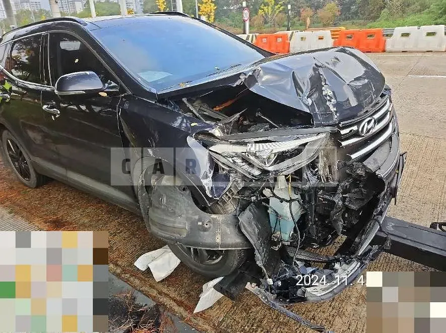 Photo 2 of 12: 2015 Hyundai Santa Fe DM — Korean insurance auction
