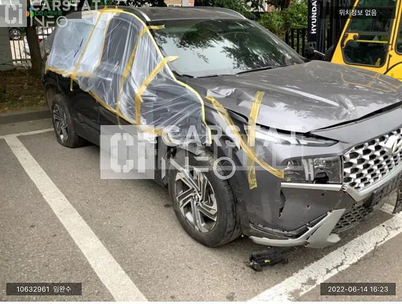 Photo 2 of 12: 2021 Hyundai Santa Fe, VIN KMHS381HGMU345733 — Korean insurance auction