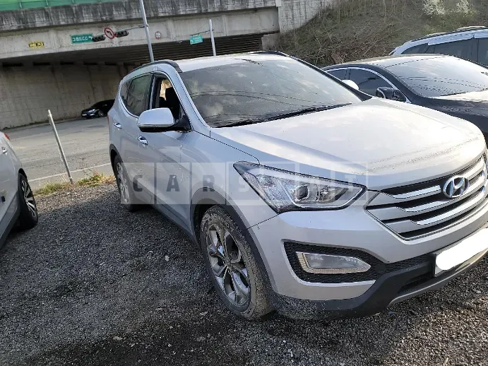 Photo 2 of 7: 2015 Hyundai Santa Fe, VIN KMHSW81UBFU352001 — Korean insurance auction