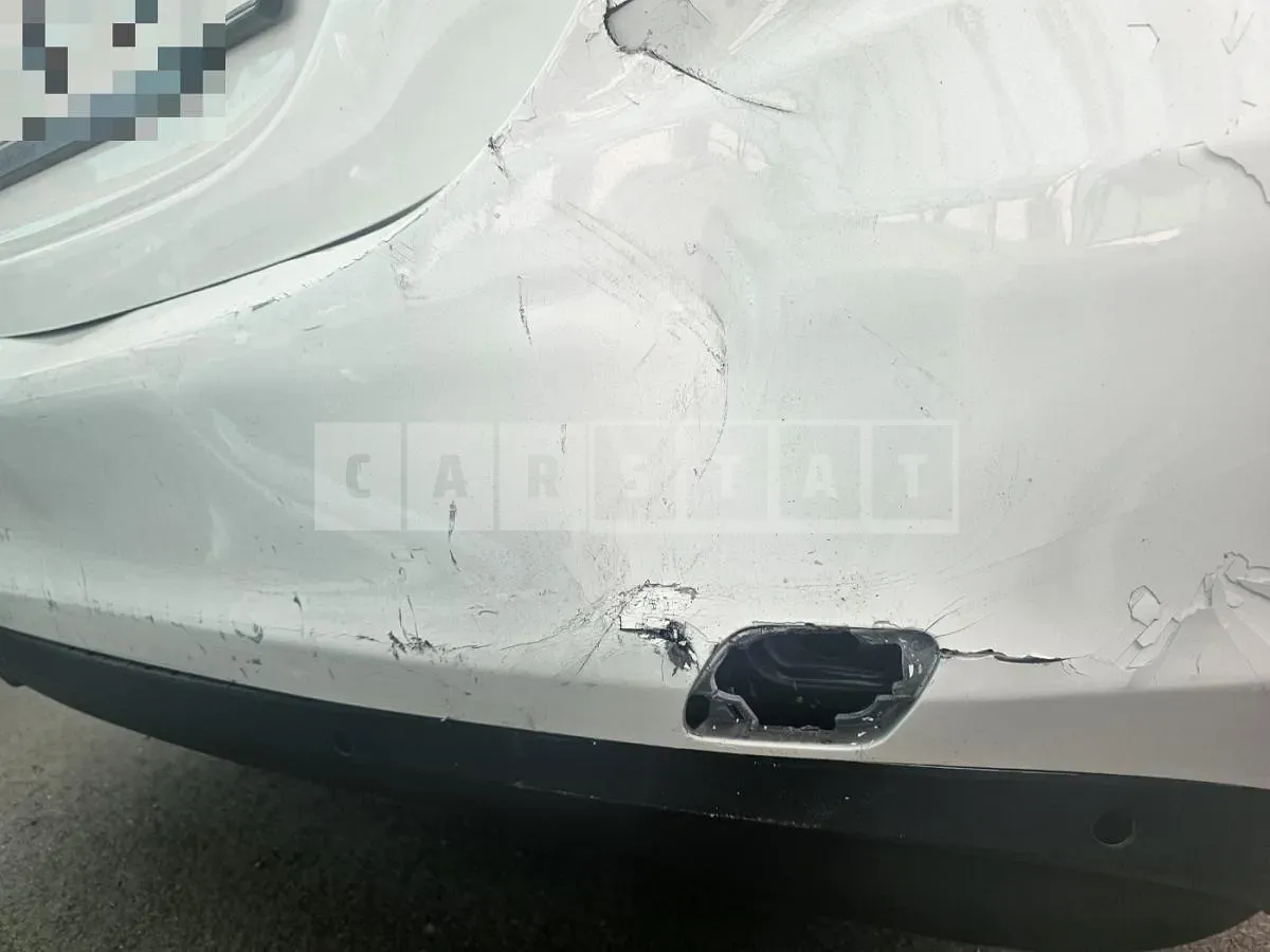 Photo 2 of 6: 2015 Mercedes-Benz C200 — Korean insurance auction