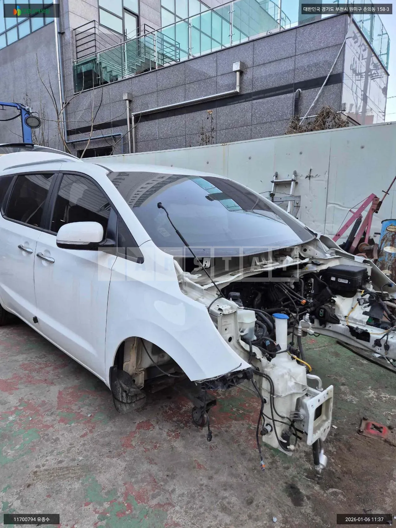 Photo 2 of 24: 2018 Kia Carnival, VIN KNAMB81ABKS482044 — Korean insurance auction