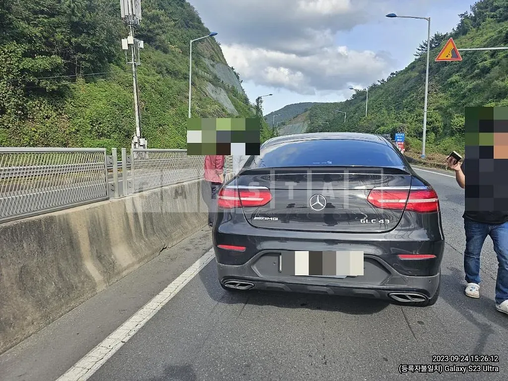 Photo 2 of 23: 2019 Mercedes-Benz AMG GLC43 4Matic Coup, VIN WDC0J6EB0KF549637 — Korean insurance auction