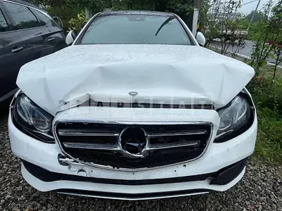 Photo 1 of 7: 2017 Mercedes-Benz E 300 — Korean insurance auction
