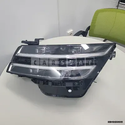 Photo 1 of 9: 2022 Genesis (parts) G90 Headlamp — Korean insurance auction