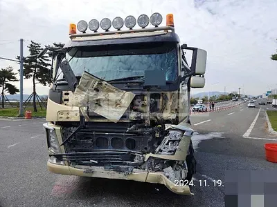 Photo 1 of 10: 2016 Volvo Dump Truck Dump — Korean insurance auction