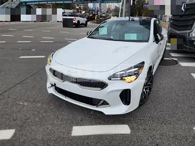 Photo 1 of 13: 2022 Kia Stinger — Korean insurance auction