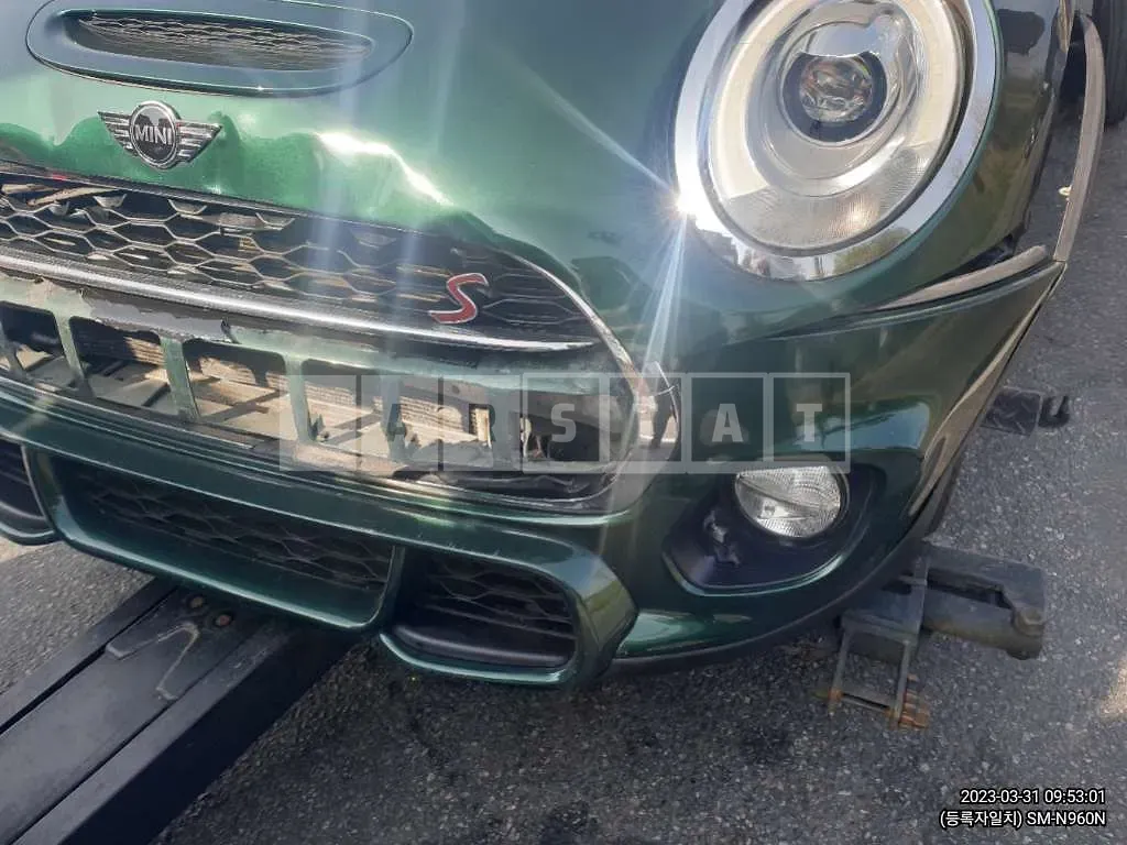 Photo 2 of 15: 2017 MINI Cooper S Five-Door, VIN WMWXU3107H2D46744 — Korean insurance auction