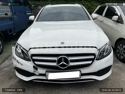 Photo 1 of 18: 2019 Mercedes-Benz E300, VIN WDDZF4JB5KA645792 — Korean insurance auction
