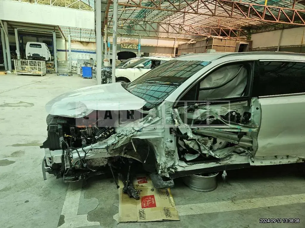 Photo 2 of 13: 2023 Kia Sorento — Korean insurance auction