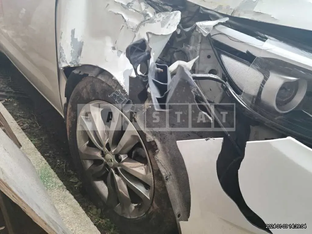 Photo 2 of 19: 2016 Kia Carnival, VIN KNAMC81ABGS086147 — Korean insurance auction