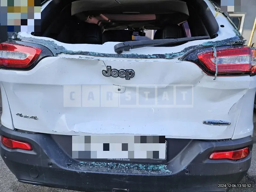 Photo 2 of 18: 2016 Jeep Zip Cherokee 2.4 — Korean insurance auction
