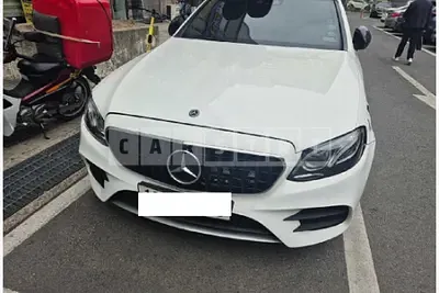 Photo 1 of 17: 2017 Mercedes-Benz E220d — Korean insurance auction