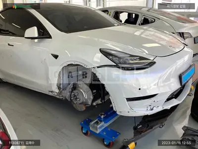 Photo 1 of 11: 2021 Tesla Model Y Long Range, VIN 5YJYGDEE2MF167560 — Korean insurance auction