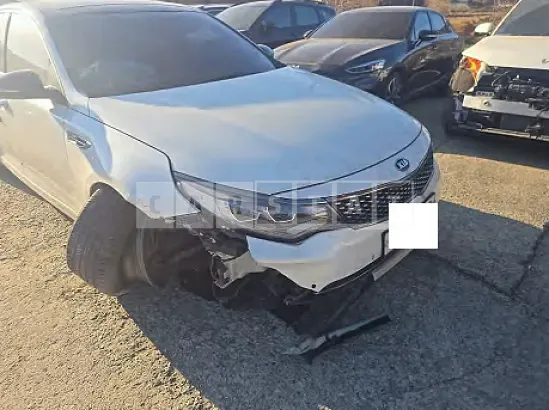 Photo 2 of 14: 2018 Kia K5 — Korean insurance auction