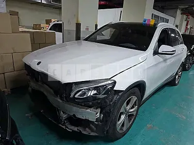 Photo 1 of 33: 2018 Mercedes-Benz GLC220d 4Matic — Korean insurance auction