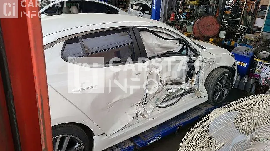 Photo 2 of 25: 2014 Kia K5 2.0 — Korean insurance auction