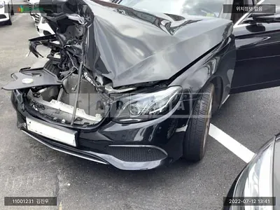 Photo 1 of 18: 2018 Mercedes-Benz E300, VIN WDDZF4KB0JA379935 — Korean insurance auction