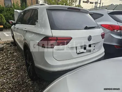 Photo 1 of 18: 2018 Volkswagen Tiguan 2.0 TDI — Korean insurance auction