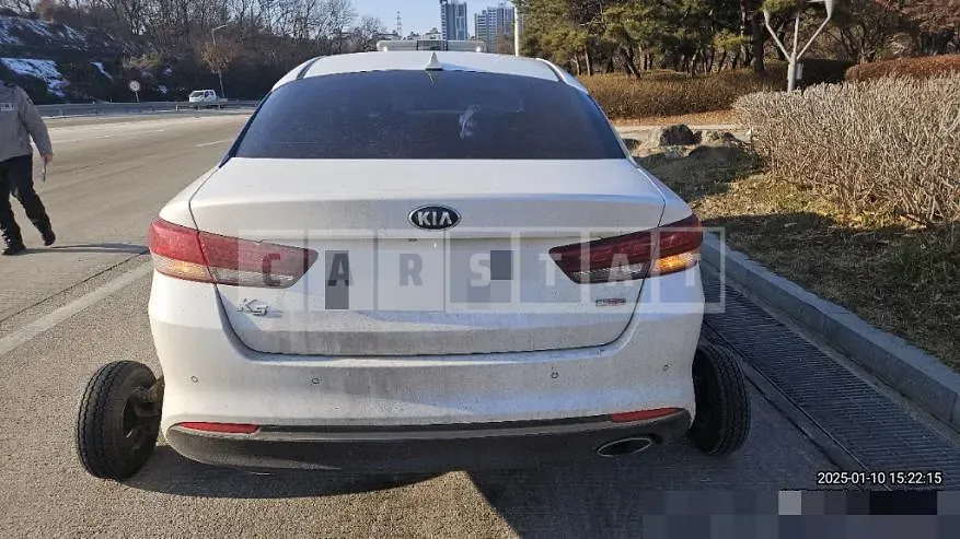 Photo 2 of 13: 2015 Kia K5 1.6 — Korean insurance auction