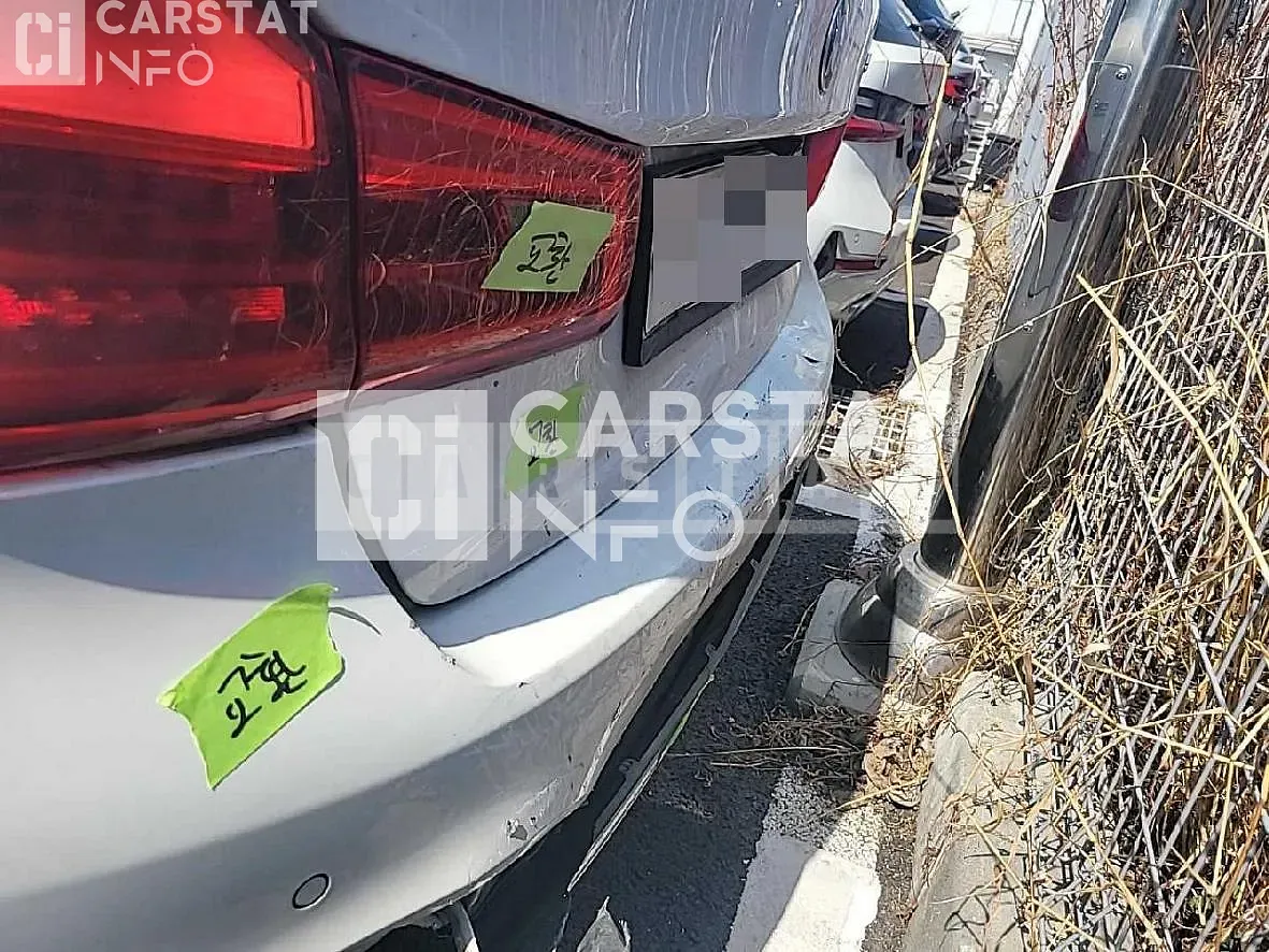 Photo 2 of 19: 2017 BMW 520d, VIN WBAJC3104HWB76943 — Korean insurance auction