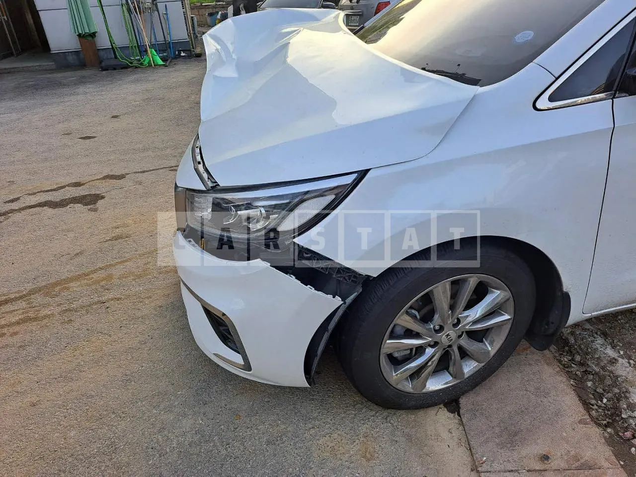 Photo 2 of 40: 2019 Kia Carnival, VIN KNAME81ABKS587092 — Korean insurance auction