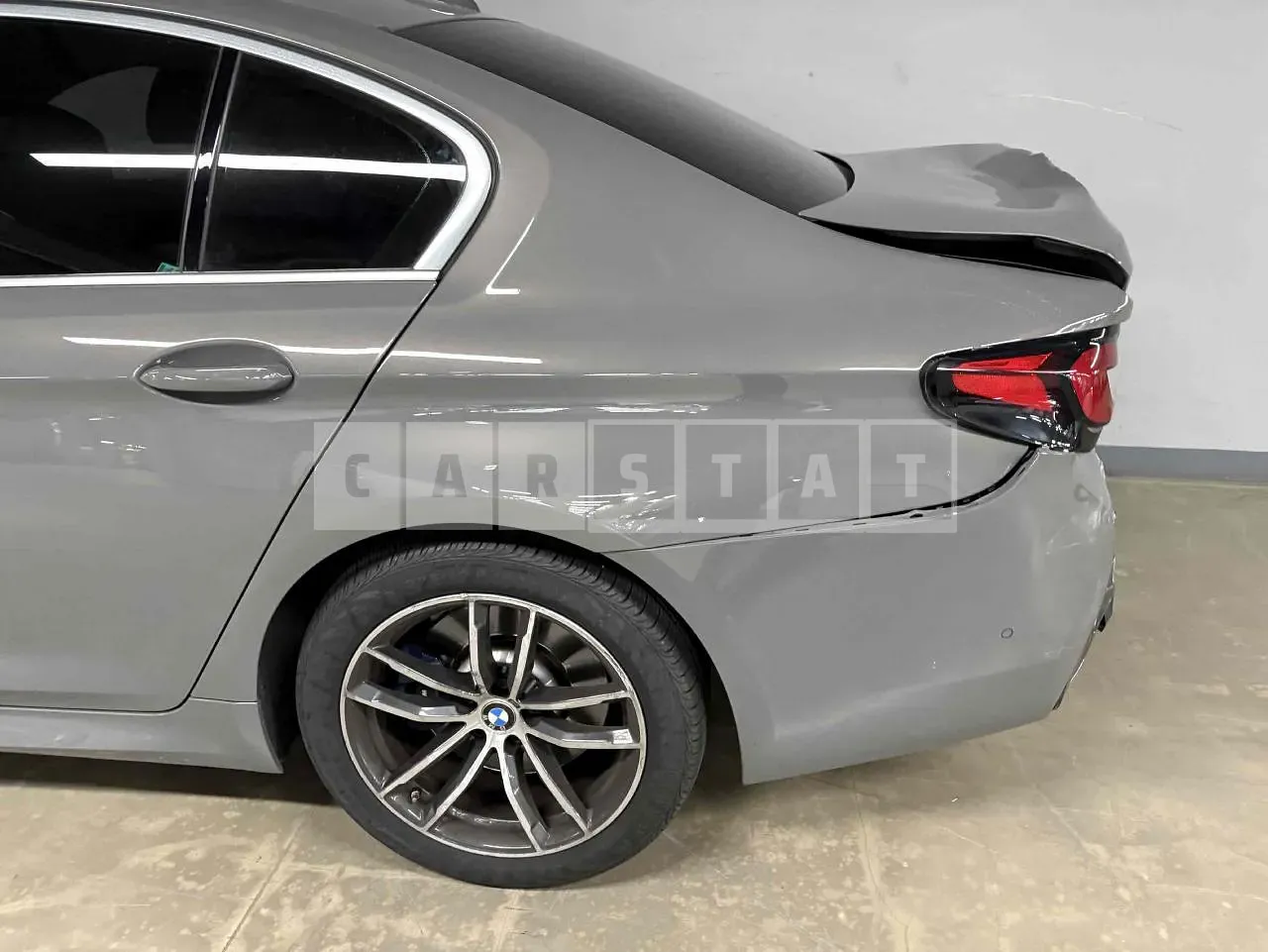 Photo 2 of 21: 2022 BMW 520i, VIN WBA11BH03NCK12301 — Korean insurance auction
