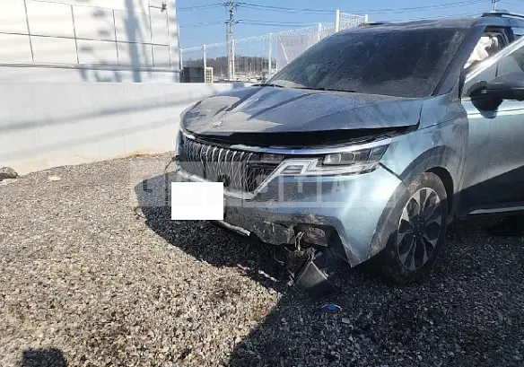Photo 2 of 28: 2021 Kia Carnival, VIN KNANC81BBMS004676 — Korean insurance auction