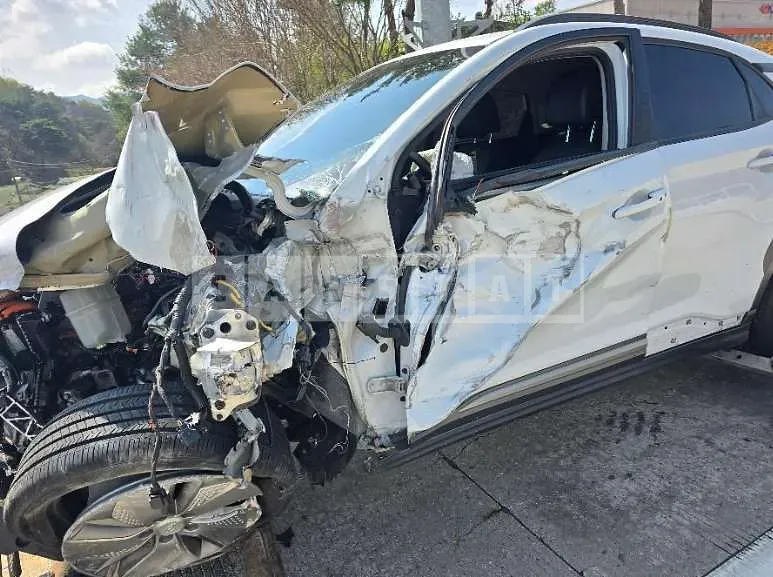 Photo 2 of 8: 2020 Hyundai Kona Electric Car — Korean insurance auction