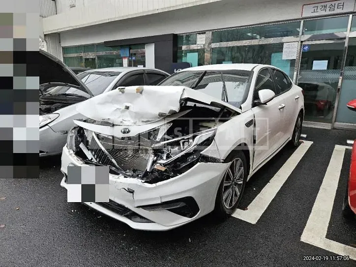 Photo 2 of 11: 2019 Kia K5 2.0, VIN KNAGT411BLA354206 — Korean insurance auction