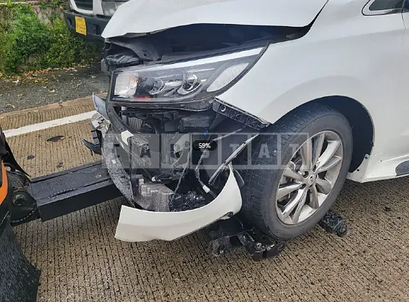 Photo 2 of 9: 2019 Kia Carnival, VIN KNAME81ABKS449813 — Korean insurance auction