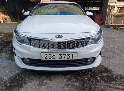 Photo 1 of 17: 2018 Kia K5, VIN KNAGS416BJA203906 — Korean insurance auction