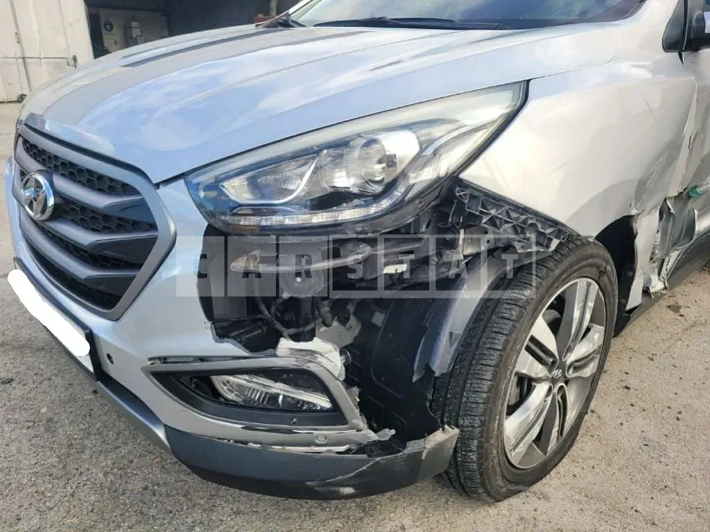 Photo 2 of 11: 2015 Hyundai Tucson, VIN KMHJU81VBFU929100 — Korean insurance auction