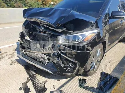 Photo 1 of 7: 2018 Kia Carnival, VIN KNAMB81ABJS436012 — Korean insurance auction